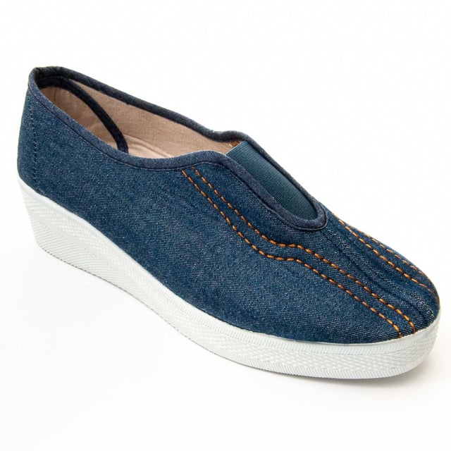 Hechas en España. Zapatilla confortable para mujer. Fabricada en los mejores materiales. Suela antideslizante. Cosido reforzado. Plantilla acolchada. Baja huella de carbono.