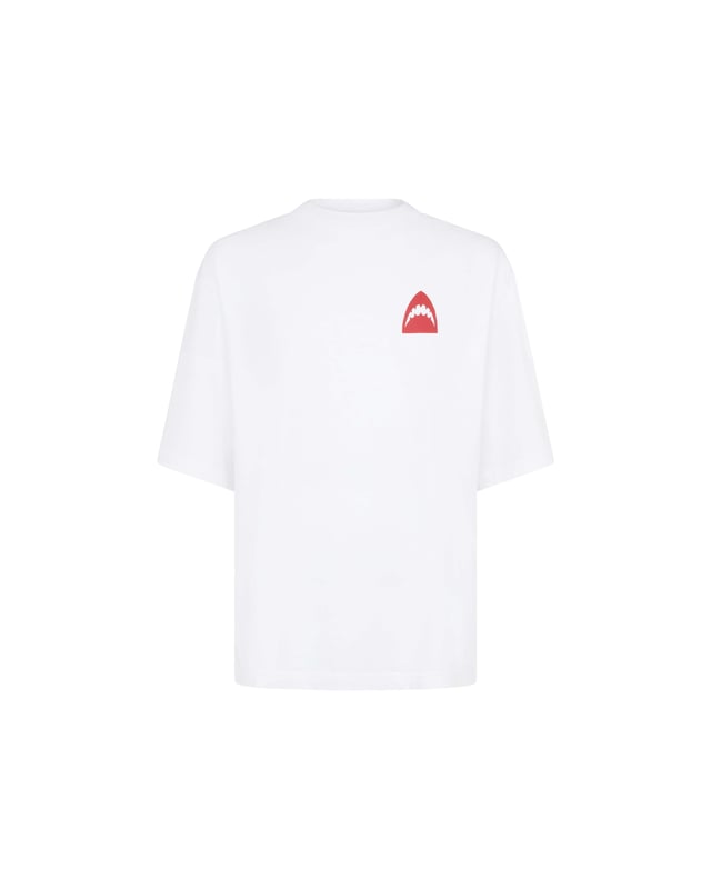 Turn heads in our LET'S SWIM print t-shirt. Featuring our iconic shark head logo on the front and back with brand manifesto printed underneath. Perfect for sharing with your fellow shark obsessed partner.