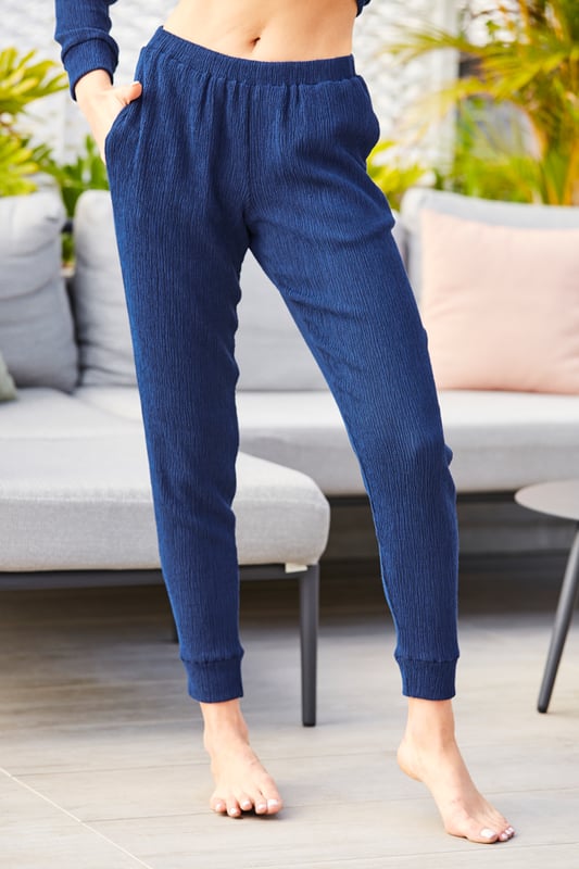 REASONS TO BUY: 

For lazy days and cosy walks
Premium textured fabric for style and comfort
Chic slim legs
Comfy drawstring waist
Style with the matching top and slippers
Take them out for a walk with a gilet and trainers