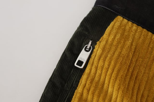 DOLCE & GABBANA Black Yellow Cotton Men Pants
  99% Cotton 1% Elastane
  Tapered trousers design
  Logo details
  Made in Italy
Material: 99% Cotton 1% Elastane