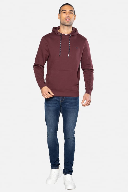 This overhead Hoodie from Threadbare features a kangaroo pocket on the front, elasticated cuffs and hem and an adjustable drawstring hood. Made in a cotton blend fabric to ensure a really comfortable feel. Style simply for laidback loungewear with a pair of matching colour joggers, or team with jeans and trainers for a casual outfit for your weekend outings. Other colours and matching items available.