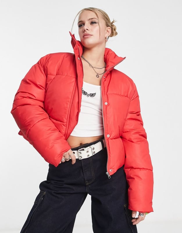 COLLUSION cropped puffer coat with graphic print in pink