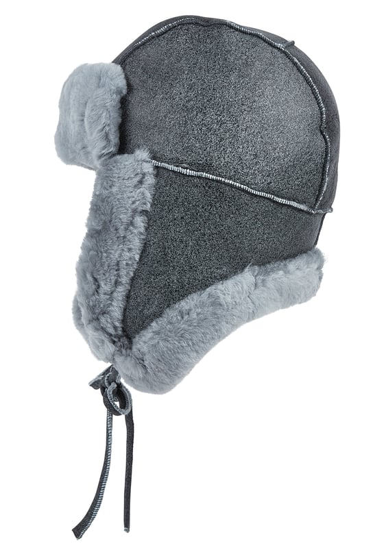 Manténgase cómodo y con estilo con este gorro de aviador de piel de oveja B-55 de la RAF para hombre. Fabricado con piel de oveja auténtica con un suave forro de piel de oveja, ofrece una excelente calidez y comodidad en climas fríos. Diseñado con orejeras y una correa de barbilla segura, este gorro es perfecto para aventuras al aire libre o para uso diario en invierno. Su clásico acabado de cuero negro le aporta un aspecto atemporal y resistente. Características principales: Piel de oveja auténtica con forro de piel de oveja suave Estilo clásico de aviador con acabado negro Orejeras para mayor calidez y protección Correa de barbilla ajustable para un ajuste seguro Ideal para actividades al aire libre en climas fríos y uso diario