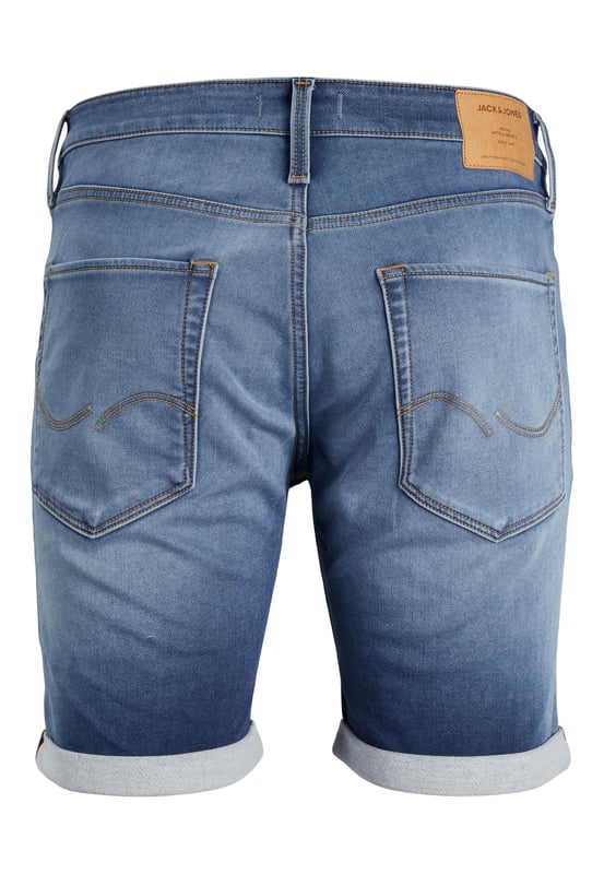 Stijlvolle jeansshort in 5-pocketstijl voor heren van het merk JACK & JONES. Zeer aangenaam om te dragen, comfortabel en sportief gesneden tegelijk. Dankzij het eenvoudige ontwerp is deze jeans perfect te combineren met je casual look.