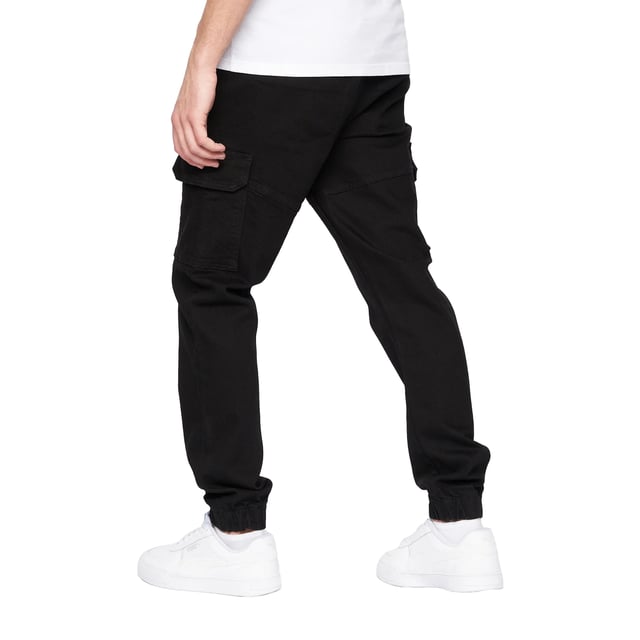 98% bomull, 2% elastan. Design: Slät. Fickor: 2 sidofickor, 2 bakfickor, 2 lårfickor. Manschett vid ankeln. Midja: Dragsko, elastisk.