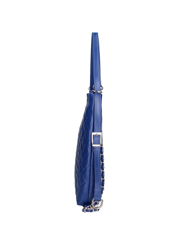 Bolsa de hombro convertible en la mochila femenina. El cierre es con zip. Los bolsillos internos son uno con zip y dos abiertos. Los bolsillos externos están ausentes. La correa del hombro está ausente. El mango está en cuero. Los compartimentos internos son uno. El material externo es verdadero cuero de sauvage acolchado. Está alineado internamente en 70% de tela de algodón: 30% de poliéster. Medidas: 30x31x6 cm. Hecho en Italia