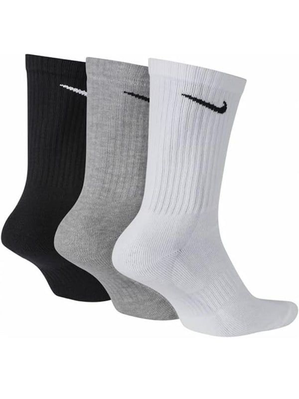 Nike | Calcetines de uso diario para hombre (3 pares) Potencia tu entrenamiento con los calcetines Nike Everyday Lightweight. Los hilos suaves con tecnología absorbente de sudor ayudan a mantener los pies cómodos y secos.