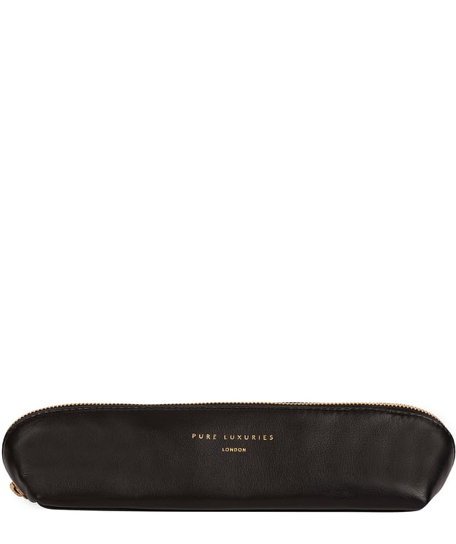 The 'Reeves' leather cosmetic brush bag is handcrafted from a luxurious smooth grain natural leather for a soft-touch and stylish finish. A flawless untreated, natural 100% cotton lined spacious central compartment is concealed and secured by a unique zip round top. Finished with the iconic Pure Luxuries gold foil embossed logo, for a striking finishing touch and presented in a 100% cotton branded Pure Luxuries pouch.