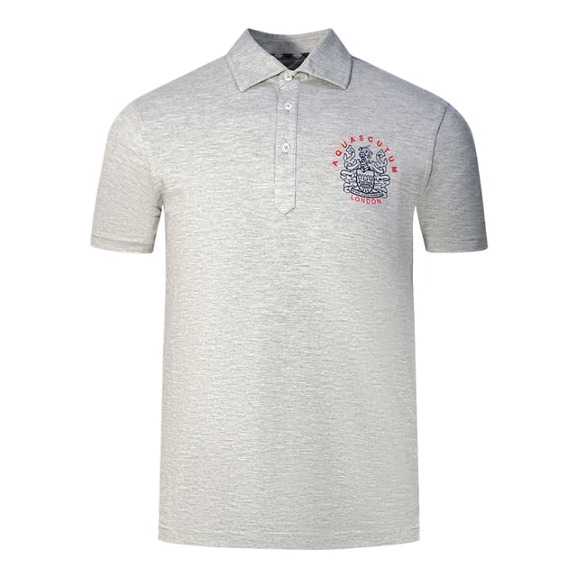 Aquascutum Aldis London Logo Grå Polotröja. Upplev den klassiska stilen från Aquascutum med London Logo Grey Polo Shirt. Tillverkad av bekväm bomull med en distinkt Aquascutum-logotyp, kommer detta tidlösa plagg att ge en touch av lyx till alla garderober. Känn kvaliteten själv och gör ett uttalande i stil... Aquascutum Aldis London Logo Grå Polo Shirt, Kort ärm. Stretch Fit 95% bomull 5% elastan. Vanlig passform, passar perfekt i storlek. Stil P01623 94