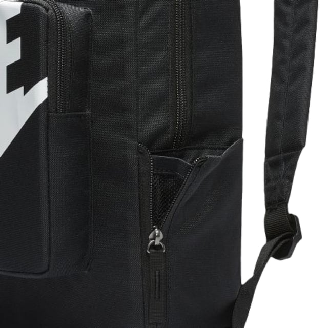 Scaled down to size for your little one, the Nike Classic Kids' Backpack sits comfortably on smaller shoulders. It features several zip pockets for easy, secure storage on your daily adventures. 16 Litre
Height 38cm Width 28cm Depth 12.5cm