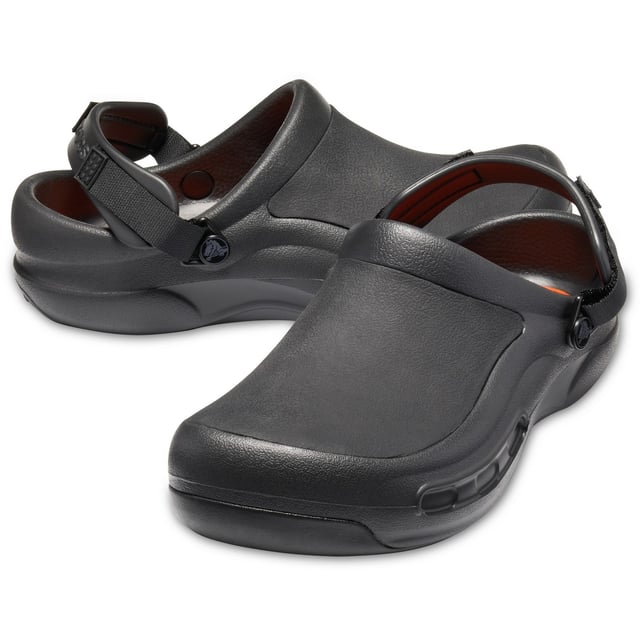 Die Literide-Schaumstoffeinlegesohlen der nächsten Generation sind superweich, unglaublich leicht und außerordentlich widerstandsfähig. Rutschfeste Crocs Lock-Außensohle. Vollständig geformt und leicht zu reinigen. Extra dickes Obermaterial schützt den Mittelfußbereich
