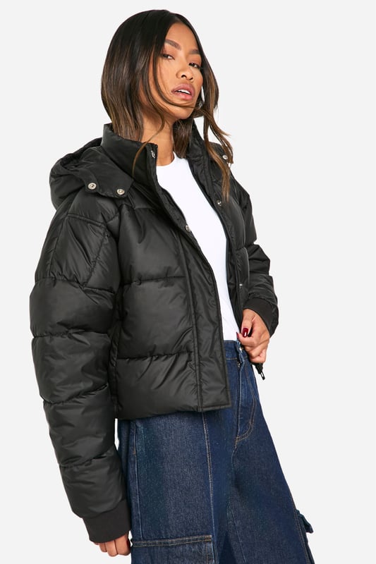 Feeling the chill? Featuring a padded design which is perfect for the colder months, a puffer jacket is the winter staple you need in your life. Warm yet lightweight, a padded jacket has a signature quilted design that's perfect for keeping cosy and insulated all winter. Make the ultimate cosy outfit by pairing with a tracksuit set or leggings co-ord, add a cap and some chunky trainers and your go-to street style is sorted. If it's extra cold outside, opt for an oversized puffer jacket to ensure all your chunky knits underneath have plenty of room!Style: Puffer JacketFabric: PolyesterSleeve Length: Long Sleeve