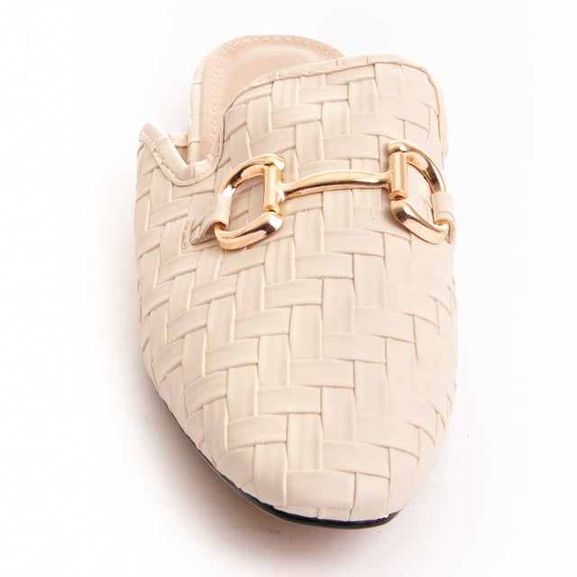 Manoletina voor vrouwen. Comfortabele pasvorm. Gevoerde inlegzool. Antislip zool. Versterkte stiksels. Gefabriceerd door andere merken voor ons merk.