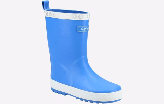 Gorgeous wellington for juniors who are looking for a splash of colour in their wardrobe! Fully rubber upper with memory foam footbed for extra comfort whilst splashing in those puddles!
- Colourful printed rubber upper- Textile lined with removable memory foam insole- Rubber traction sole unit with chunky cleated heel