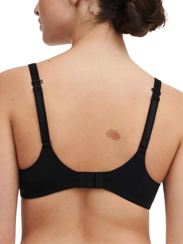 Chantelle Norah Chic Plunge T-Shirt Bra. Moulded Plunge with high apex, foam padded cups, lace and adjustable straps with attached J-Hook. Product is recommended hand wash only.
