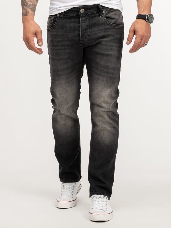 Lorenzo Loren Herren Jeans LL-4005 Stilvolles Design für jeden Anlass Die Lorenzo Loren Herren Jeans LL-4005 in klassischem Schwarz sind der Inbegriff zeitloser Eleganz. Das edle Stone Washed Finish verleiht den Jeans eine raffinierte Note, die sowohl im Büro als auch in der Freizeit perfekt zur Geltung kommt. Mit ihrem modernen Five Pocket Style bietet diese Hose nicht nur Stil, sondern auch praktische Funktionalität.  Bequem und Flexibel durch Stretch-Denim Gefertigt aus hochwertigem Stretch-Denim, passen sich die LL-4005 Jeans jeder Bewegung an und bieten höchsten Tragekomfort. Der mittlere Bund und der Knopfverschluss sorgen für einen sicheren Halt und eine bequeme Passform. Diese Jeans sind nicht nur modisch, sondern auch extrem komfortabel und ideal für den täglichen Gebrauch.  Vielseitigkeit trifft auf Langlebigkeit Ob im Alltag oder zu besonderen Anlässen – die Lorenzo Loren Jeans LL-4005 sind vielseitig kombinierbar. Trage sie mit einem T-Shirt und Sneakern für einen lässigen Look oder kombiniere sie mit einem Hemd und eleganten Schuhen für einen gehobenen Stil. Die langlebige Verarbeitung garantiert, dass diese Jeans lange Zeit dein treuer Begleiter bleiben.