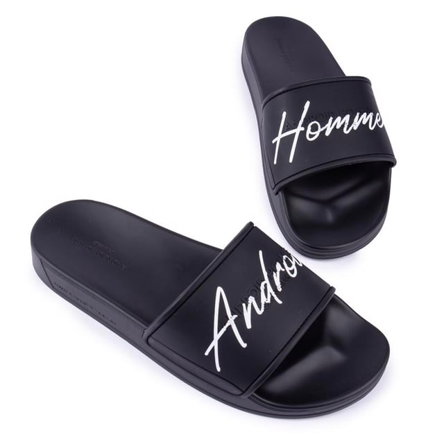 Sea fresco e informal en la piscina. en la playa o mientras descansa. con estas chanclas negras para hombre de Android Homme Laguna Beach. Esta sandalia de diseño presenta una correa ancha con la marca y una plantilla moldeada. Relájate con estilo. de vacaciones o en casa.