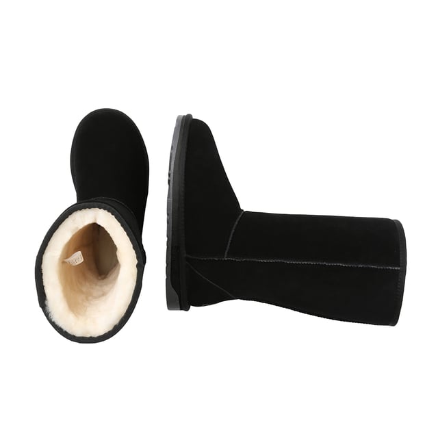 EVER AU Women Whistler Tall Classic Boots - Black Classic never goes wrong! The height provides extra warmth for those who take it down seriously. With the upper made from high-quality cow suede, they are sure to last for many seasons.
Specification:
Cow Suede Upper
Sheepskin Wool Lining
Sheepskin Wool Insole
EVA Sole
Technologies:
Water & Stain Resistance Upper
Slip Resistance Outsole