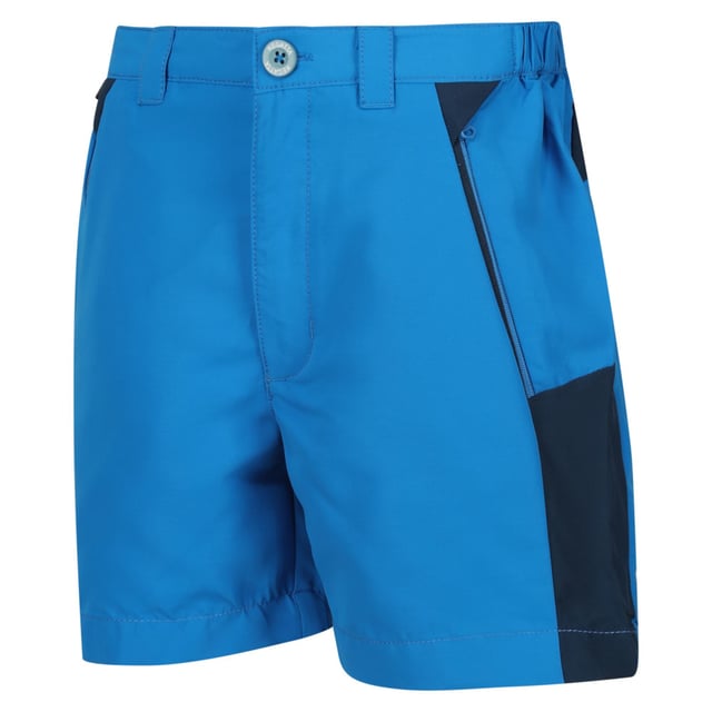 The Sorcer Mountain III boys' shorts from Regatta are perfect for their adventures. The boys' sports shorts are crafted with a lightweight but durable fabric that'll keep them agile. Isotex stretch panels keep them comfy. Finished with a water-repellent coating. Perfect for the campsite, the park or the beach.
