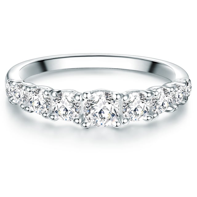 Everyone should see it at first glance: you and her dream woman belong together! With this strongly sparkling engagement ring from the jewelry manufacturer Tresor 1934 you can express in a charming way of your deep connection. When the time has come for great feelings, this filigree piece of jewelry in the storm conquers the women's heart. Made made of 925 sterling silver and with elaborately cut zirconia stones, this ring will always enchant its wearer. Provided with high -quality start -up protection, it becomes an absolute favorite companion for every day. Whether solo or carried together with the wedding ring: your wife is certainly often addressed on this fairytale ring!