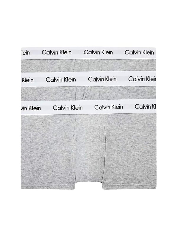 3er-Pack Calvin Klein Boxershorts.
 Elastischer Gummibund mit durchgehend eingesticktem Markennamen.
 Bequemer und atmungsaktiver Stoff.
 Anatomische Vorderseite, mit der Möglichkeit zu halten, ohne zu drücken.
 Saumschnitt mit geripptem Abschluss.
 Nähte im Ton sichtbar.
 Komposition: 95 % Baumwolle, 5 % Elastan.
 Pflege:
Pflege:
 - Bei maximaler Temperatur waschen. 40 °C.
 - Benutzen Sie keine Bleiche.
 - Unterstützt die chemische Reinigung.
 - Ermöglicht die Verwendung eines Trockners.
 - Bei maximaler Temperatur bügeln. 130 °C.