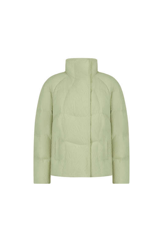 Experience ultimate warmth with our luxurious 700+ fill goose down, offering ultra-light insulation of exceptional quality. With 90% premium pure goose down and flawless distribution to prevent leakage, you’ll enjoy long-lasting, optimal insulation.

CHINESE JACQUARD FABRIC: A special design that blends the traditional with the modern.

LAPEL COLLAR: Our wider design creates a sophisticated look.

MOUNTAIN COLOUR: The uplifting palette of the mountains in a patchwork effect.

LUXURIOUS 700+ FILL GOOSE DOWN: Ultra-light insulation of exceptional quality.