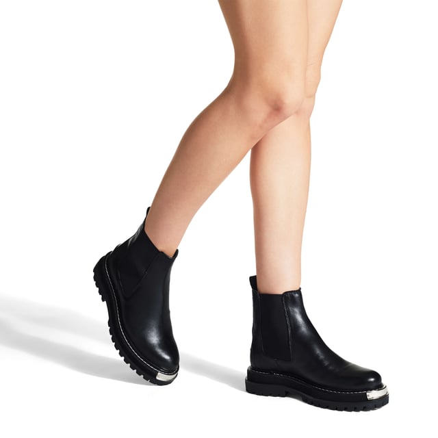Carvela leather outlet flat chelsea boots