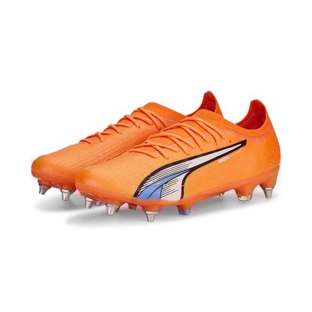 PRODUKTTITEL: ULTRA - Nicht einmal du wusstest, dass du so schnell sein kannst. Verwandle Sekunden in Rekorde mit dem ULTRA ULTIMATE Fußballschuh. Leichter bedeutet schneller, sodass das ULTRAWEAVE-Obermaterial jedes Gramm und jede Sekunde zählt. Die SPEEDPLATE-Sohlenkonstruktion mit doppelter Dichte ist inspiriert von PUMAs Lauftradition (schnell), besteht aus leistungsstarkem PEBA-Material (leicht) und ist optimiert für Geschwindigkeitsstabilität und Antrieb (fantastisch). Ultra-leicht. Ultra-schnell. ULTRA ULTIMATE. MERKMALE & VORTEILE: Recycelte Materialien: Das Obermaterial dieses Schuhs besteht zu mindestens 20 % aus recycelten Materialien als Schritt in eine bessere Zukunft. ULTRAWEAVE: Ultra-leichtes, entwickeltes Gewebe mit einem strukturierten 4-Wege-Stretch, das Gewicht und Reibung reduziert. Designed für Athleten, die Geschwindigkeit und Stärke erhöhen möchten. PWRTAPE: Zielgerichtete Verstärkung des Obermaterials für Unterstützung und Haltbarkeit. SPEEDPLATE: Sohle mit doppelter Dichte für maximalen Grip und Antrieb. DETAILS: Leichte, herausnehmbare Innensohle mit NanoGrip-Technologie verhindert das Verrutschen des Fußes im Schuh. MxSG: Gemischte weiche Bodenlaufsohle, geeignet für den Einsatz auf weichen natürlichen Oberflächen.