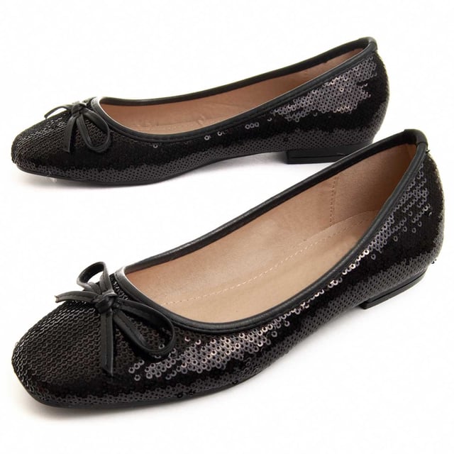 Ballerina voor dames. Comfortabele pasvorm. Gevoerde binnenzool. Antislip zool. Versterkte stiksels. Door andere merken voor ons merk gemaakt.
