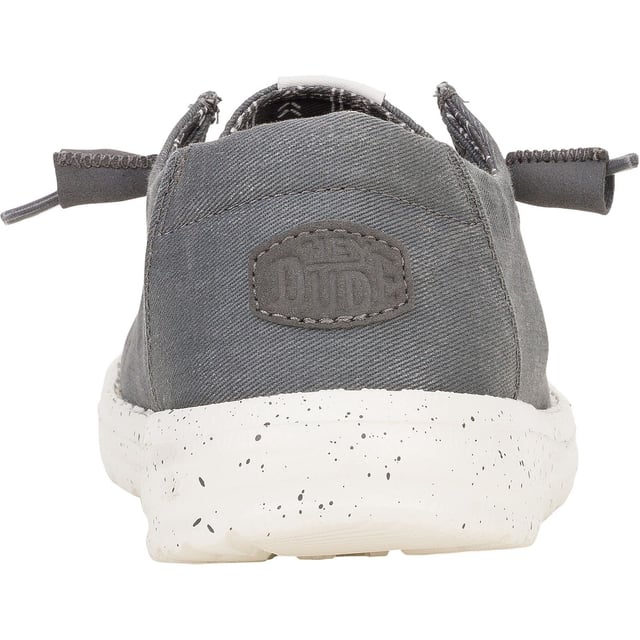 This washed canvas upper has the casual comfort and go-to appeal of a favourite sweatshirt. Stylishly reliable, and comfortably cool, the Wendy Canvas has flex support, speckled details and nine can't miss colours.