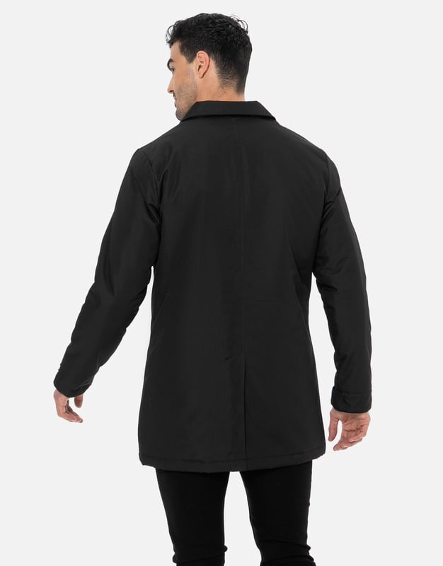 This showerproof mac by Threadbare has a collar and comes with two front pockets and a buttoned inner pocket. This button fastening style is finished with a quilted lining for extra warmth and has adjustable cuffs. Stylish and practical, this jacket is ideal for dressing up or down.