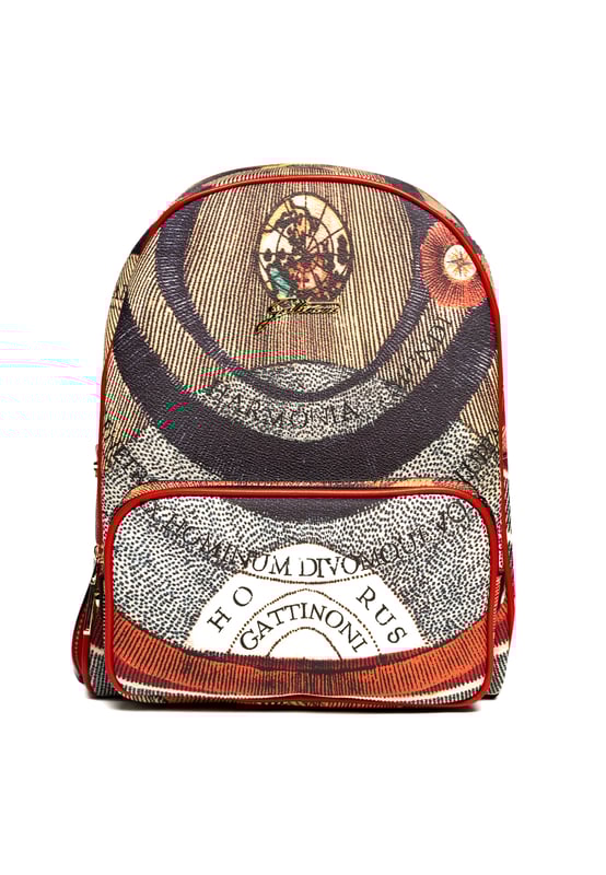 Planetario M Backpack Classic/Red Svep in dig i kosmos mysterium med Gattinoni Planetarium Backpack Dess fängslande tryck och livfulla färger gör denna ryggsäck till ett unikt och originellt tillbehör. Perfekt för dig som älskar att sticka ut från mängden. Mått: 23,5 x 11 x 32,5 cm