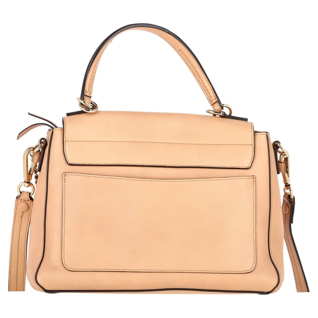 VINTAGE, RRP AS NEW
Versatile Elegance: Elevate your ensemble with the versatile elegance of the Chloe Medium Day Bag in Nude Leather. The neutral nude hue of the leather complements a variety of outfits, while the medium size strikes a harmonious balance between practicality and luxury, making this bag a stylish and sophisticated choice for daily use.

Chloe Medium Faye Day Bag in Nude Leather
Condition: Excellent
Signs of wear: No retail tag, No visible sign of wear., Unused or used once, but as good as new.
Packaging: Box, Dust bag
Color: Nude
Material: Leather
Size: One Size 
Measurements: Width: 100; Height: 220; Length: 270
SKU: NAPPUGBBA370251W