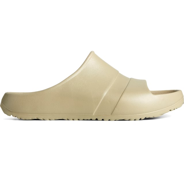 With zero water absorption and unbeatable comfort, this lightweight, one-piece slide sandal is unlike any other. From the dock to the streets, rock the Float Slide anywhere.