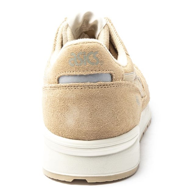 Met zowel stijl als inhoud stap je dit seizoen in de Women's Gel-lyte Trainers van Asics Tiger. Afgewerkt tot een superieure standaard, wordt het rijke suède bovenwerk aangevuld met een duurzame rubberen zool voor uw comfort.