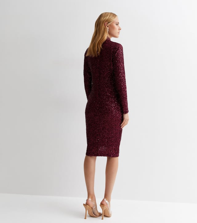 Durante esta temporada de fiestas, hay un montón de celebraciones a las que asistir. Nuestro nuevo vestido midi ajustado con cuello alto y lentejuelas grises, forrado y brillante, con mangas largas y elegantes, llega debajo de la rodilla y combina con tus tacones favoritos. Desde dama de honor hasta vestido de invitada de boda y fiesta formal en la oficina, ¡siempre te sentirás hermosa con este vestido ajustado de lentejuelas!