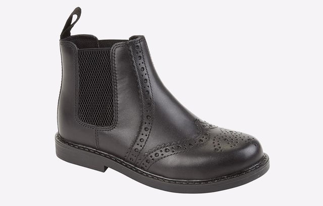 A classic choice for the upcoming seasons, these Roamers Buckfield chelsea boots boast premium style and comfort with a sleek leather upper, intricate brogue detailing through out, and a durable rubber outsole.- Leather upper
- Twin gusset for easy on / off wear
- Brogue detailing
- Heel tab
- PVC Sole