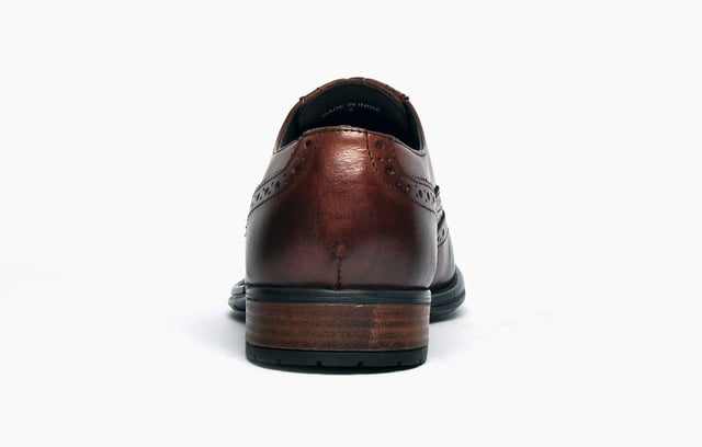 Creating timeless style, the Detroit is a traditional brogue full of heritage, along with a durable premium leather upper the Detroit showcases traditional brogue punch hole detailing, for a 5 star finish. The rubber sole adds a modest heel in keeping with traditional brogue styling, offering unbeatable Catesby England styling at a price not to be missed. 
 - Premium leather upper 
 - Classic punch hole detailing 
 - 5 eyelet lace-up closure for the perfect fit 
 - Intricate designer stitching
 - Studded rubber outsole 
 - Authentic vintage look