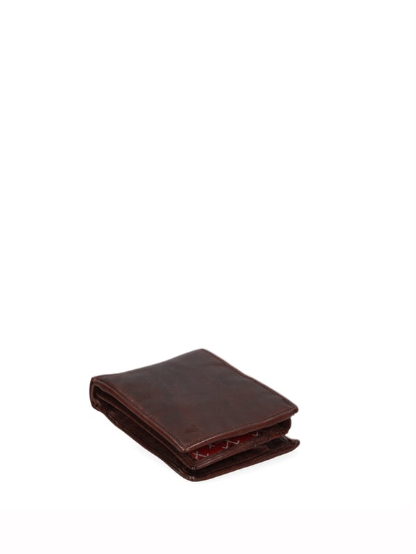 Cartera de hombre. El cierre está ausente. Los bolsillos internos son tarjeteros para billetes y monedas. Los bolsillos externos están ausentes. Falta la correa para el hombro. Falta el mango. Hay un compartimento interno. El material exterior es 100% Piel Auténtica. Internamente está forrado en piel auténtica. Medidas: 12x9x2 cm. Producto de moda