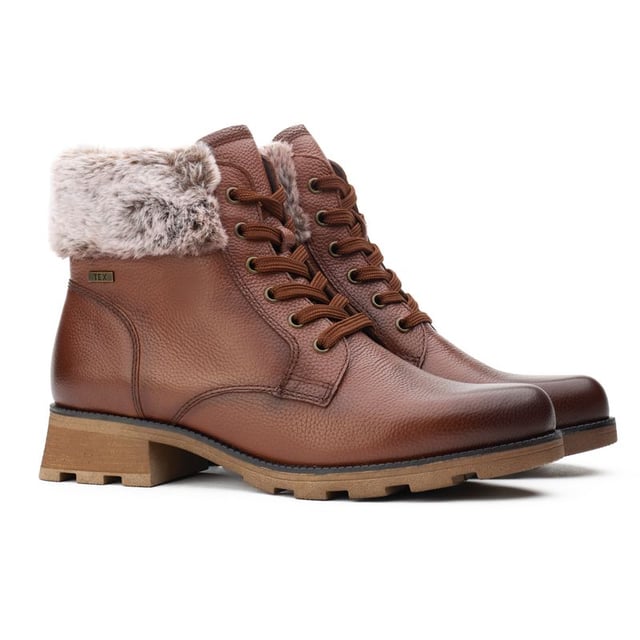 Womens brown Caprice cozy fleece boots, manufactured with leather and a rubber sole. Featuring: faux fur collar and grip sole.
