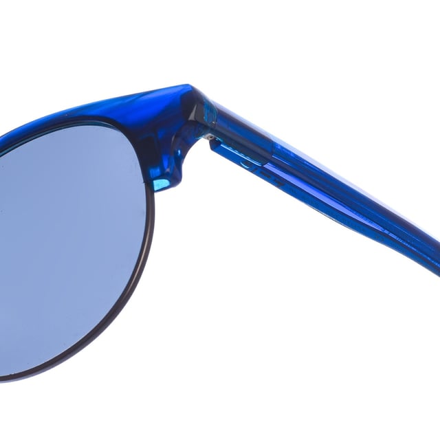 Sunglasses No.
 Zen sunglasses with acetate and metal frame.
 Form pantos.
 Acetate temples.
 100% UV Protection.
 Includes a neutral fabric cover.
 Measures: Lens height: 40 mm
 Lens width: 47 mm.
 Bridge: 19 mm.
 Temples: 145 mm.
 Composition: Acetate, Metal
 Care:
Cleaning and maintenance:
 -Clean the glasses with soap and water (neutral).
 - Do not use dirty or abrasive cloths, which may alter the characteristics of the filters.
 - Use only original accessories and spare parts.