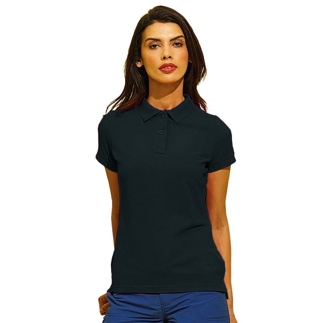 Klassieke pasvorm poloshirt met geribbelde gebreide kraag en mouwboorden. Tweelingnaaldstiksel op de zoom. Twee zelfkleurige knoppen op de plaquette. Machinewasbaar. Stof: 65% Polyester, 35% Katoen. Grootte (Borst): XS- 8 (33), S-10 (35), M-12 (37), L-14 (39), XL-16 (41), 2XL-18 (43).