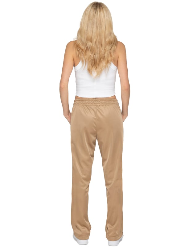 Presentamos los pantalones a rayas Enzo para mujer: ¡la combinación perfecta de estilo y comodidad! Con un diseño de rayas en contraste en el lateral y cintura media, estos pantalones de pernera ancha realzarán tu figura. La cinturilla elástica y el cordón permiten un ajuste personalizado, mientras que el corte estándar y los 2 bolsillos laterales aportan funcionalidad. Confeccionados 100% poliéster, estos pantalones se pueden lavar a máquina para facilitar el mantenimiento. Elija entre el clásico negro o el elegante beige. Confía en nosotros, ¡estos pantalones se convertirán en tu opción ideal para cualquier ocasión!