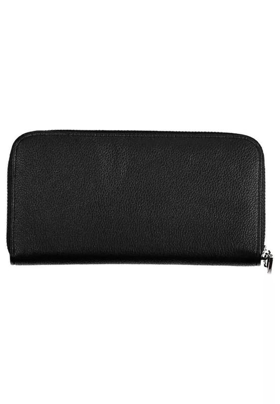 Black Polyethylene Wallet
  5 compartments for easy organization
  Includes a coin purse
  Double spaces formed by cards
  Zip closure for added security
  Features a logo detail
  Ideal for everyday use
Material: 100% Polyethylene