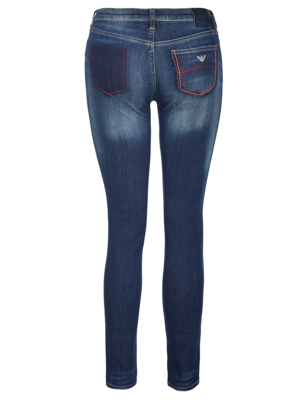 98% katoen, 2% elastaan; Emporio Armani-jeans;  Model: 3Z2J062D0JZ0941;  Hoogwaardige afwerking;  Zachte katoenmix, stretch;  strakke pasvorm;  Sluiting: knoop, ritssluiting;  Klassieke '5-pocket'-stijl;  riemlussen;  Emporio Armani-logodetails