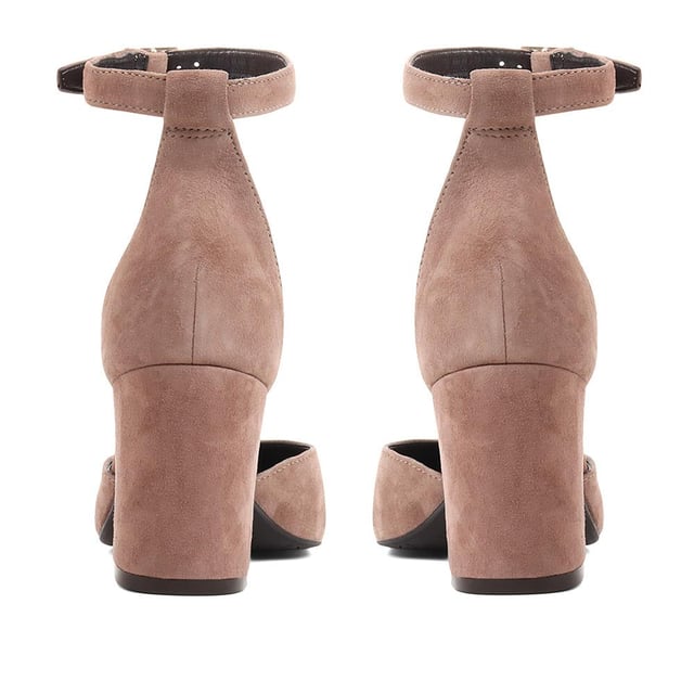 Sculpted in buttery suede with a pointed closed toe, the Cloria courts are your work to weekend footwear staple. Fastening securely around your ankle, they feature a practical (aka comfortable) block heel.