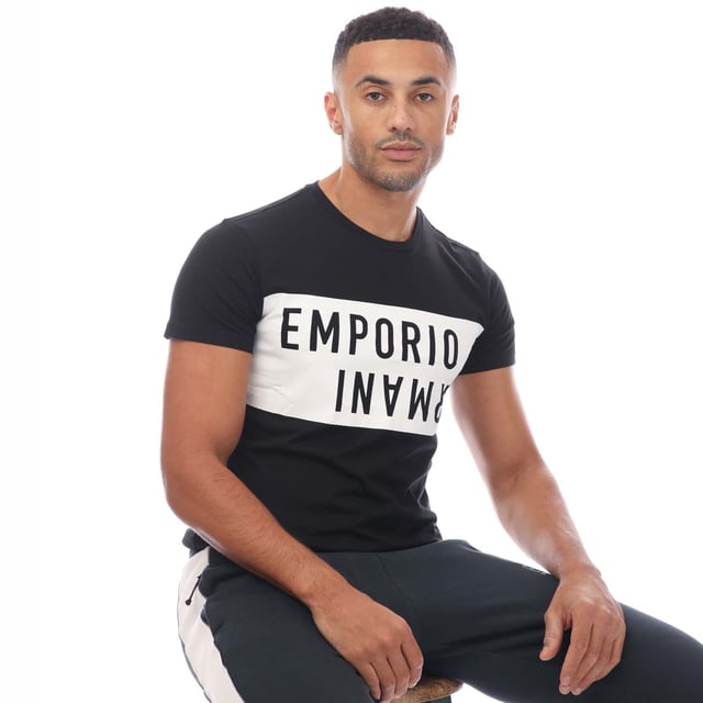 Mens Emporio Armani Crewneck T- Shirt in black-white.- Round collar.- Short sleeves.- Printed bold logo.- Regular fit.- 100% Cotton.- Ref: 21181847607520