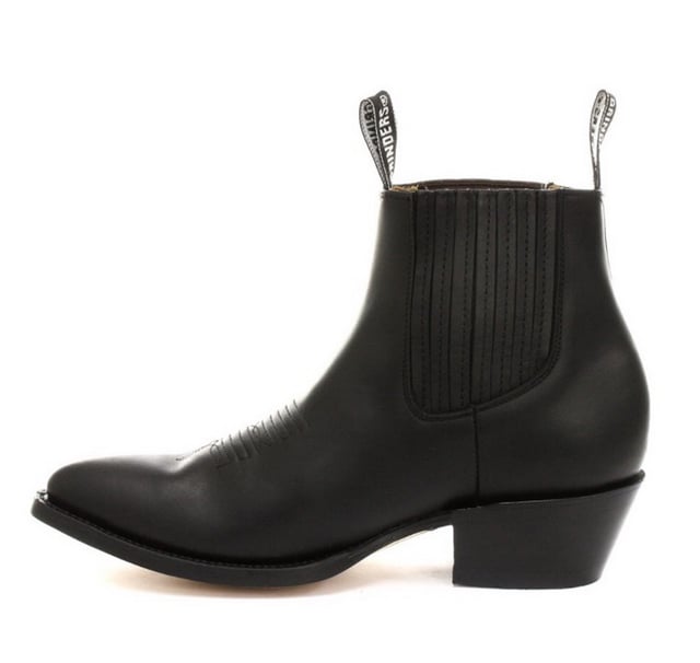 This pair of western ankle boots features entirely in leather for a sophisticated look and feel, the upper is made abrasion resistant for long lasting durability and for added character we feature intricately stitched detail on the front. The front of the shoe is completed with a pointed toe front, and the sides feature an elasticated top line as well as two branded pull-on loops for easy wear. The sole unit of this shoe is branded with the Grinders Bulldog and has been heat bonded to a welt to give this shoe additional strength and durability. • Goodyear Welted • Leather upper • Soft Leather lining • Stacked leather heels • Leather Soles • Made in Mexico