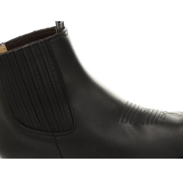 This pair of western ankle boots features entirely in leather for a sophisticated look and feel, the upper is made abrasion resistant for long lasting durability and for added character we feature intricately stitched detail on the front. The front of the shoe is completed with a pointed toe front, and the sides feature an elasticated top line as well as two branded pull-on loops for easy wear. The sole unit of this shoe is branded with the Grinders Bulldog and has been heat bonded to a welt to give this shoe additional strength and durability. • Goodyear Welted • Leather upper • Soft Leather lining • Stacked leather heels • Leather Soles • Made in Mexico