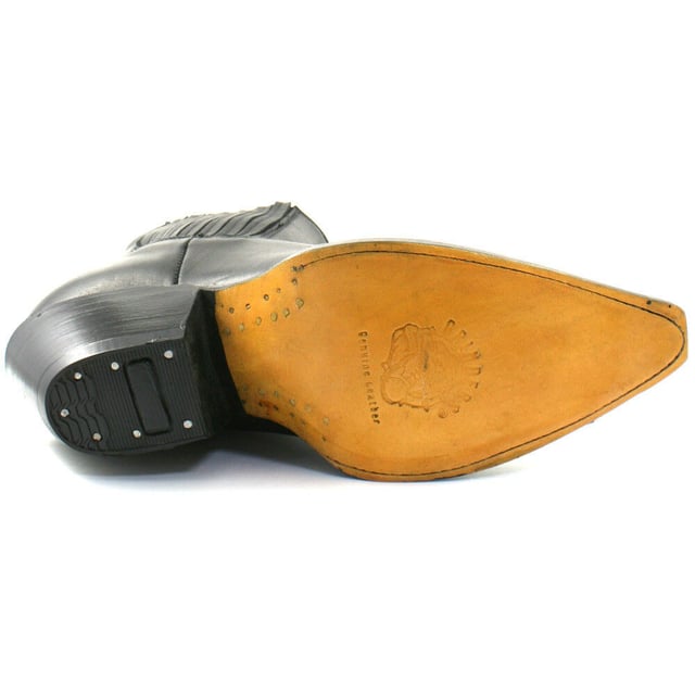 This pair of Chelsea boots is made to provide a true and comfortable fit with the introduction of branded pull-on loops and twin side elasticated gussets that feature stitched detailing running up the sides. This boot has a clean and classic look to it featuring a plain leather upper that is abrasion resistant and a comfortable inner leather lining. Complete with a 2.5” heel, this boot is made durable by the addition of welted sole unit that is additionally engraved with the iconic Grinders Bulldog on the underside • Goodyear Welted sole • Shoe upper is crafted from premium leather • Features a comfortable leather lining • Stacked 2.5” leather heels • Leather Soles • Made in Mexico